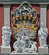 Das Wappen der Welfenherzöge über dem Schloßportal